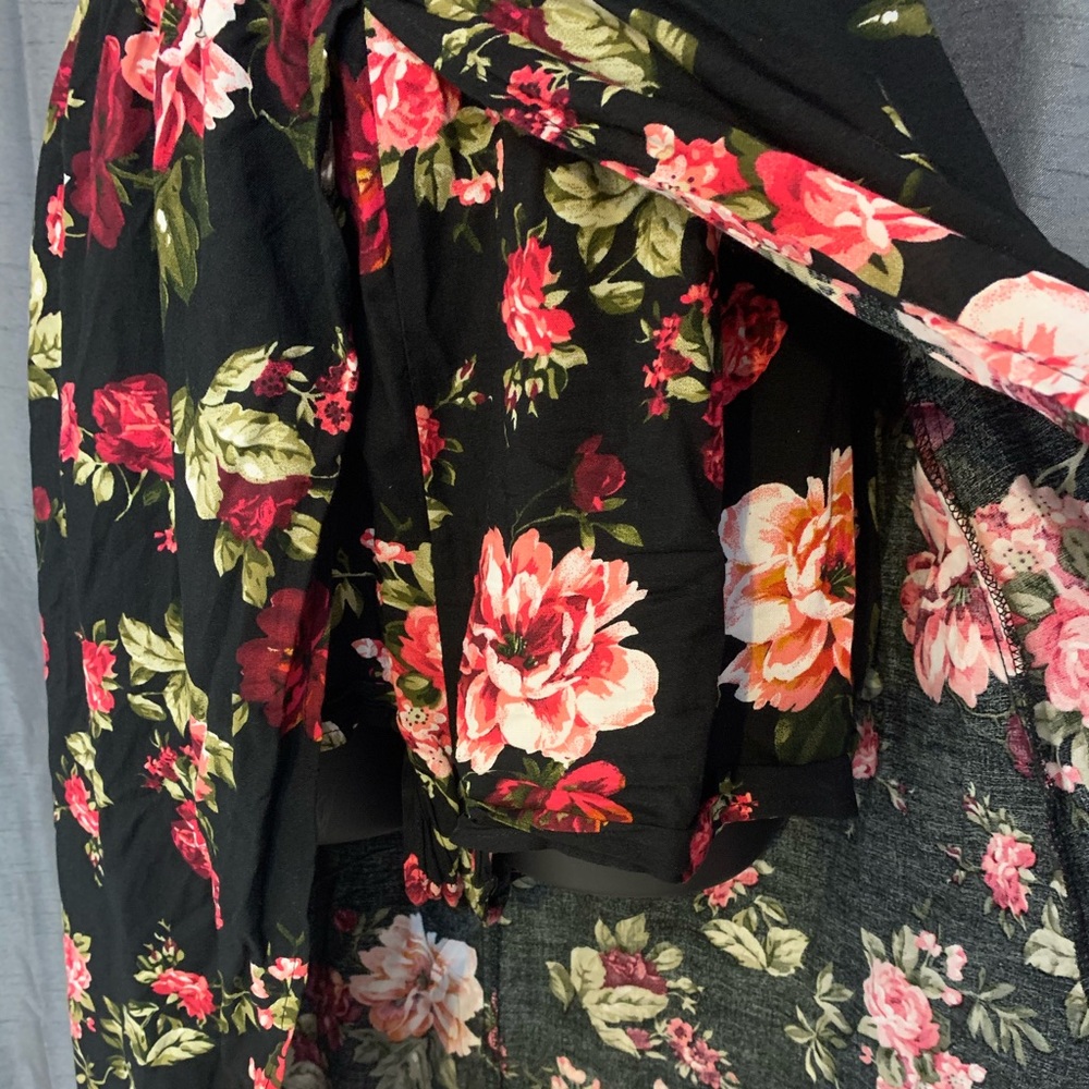Floral Romper - Picture 3 of 4